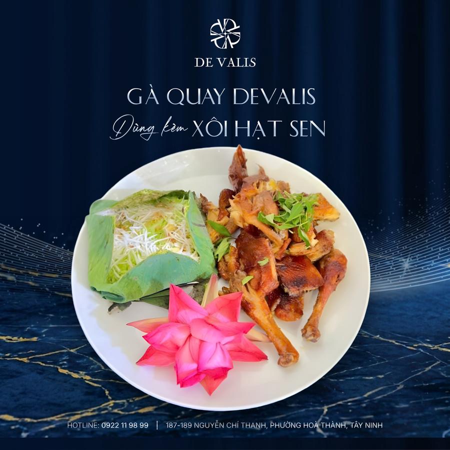 Gà Quay DeValis dùng kèm Xôi Hạt Sen